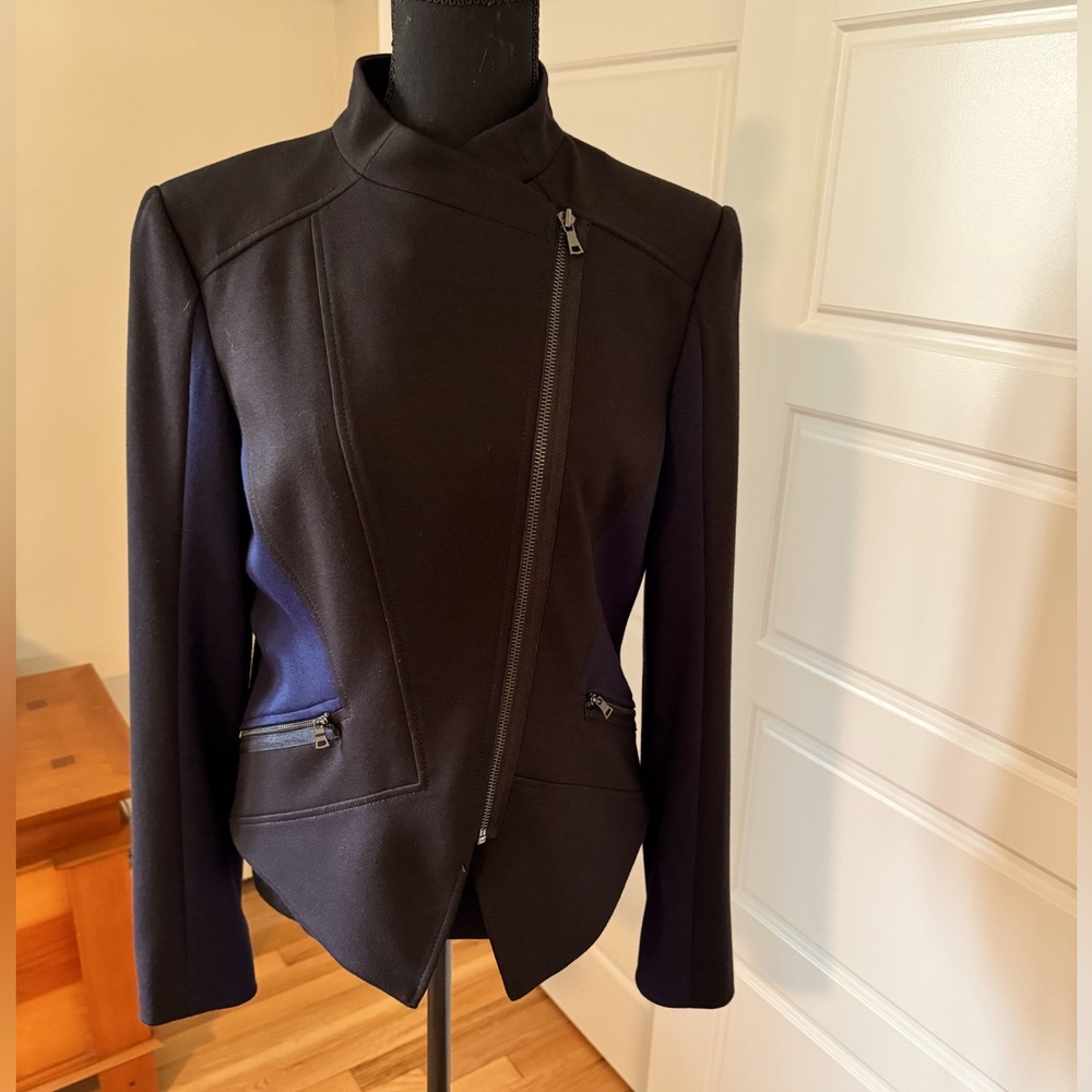 T Tahari Asymmetric Cropped Zip Stretch Knit Jacket / Blazer - new without tags